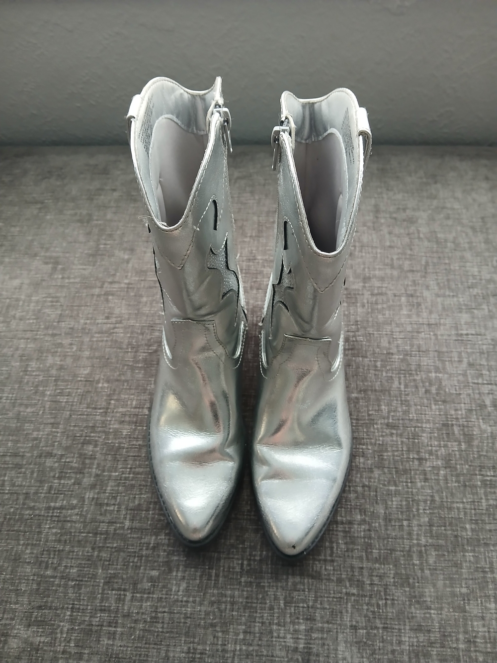 •No Boundaries• Silver Metallic Western Heeled Boots - Picture 6 of 7